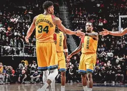 密尔沃基雄鹿队总冠军