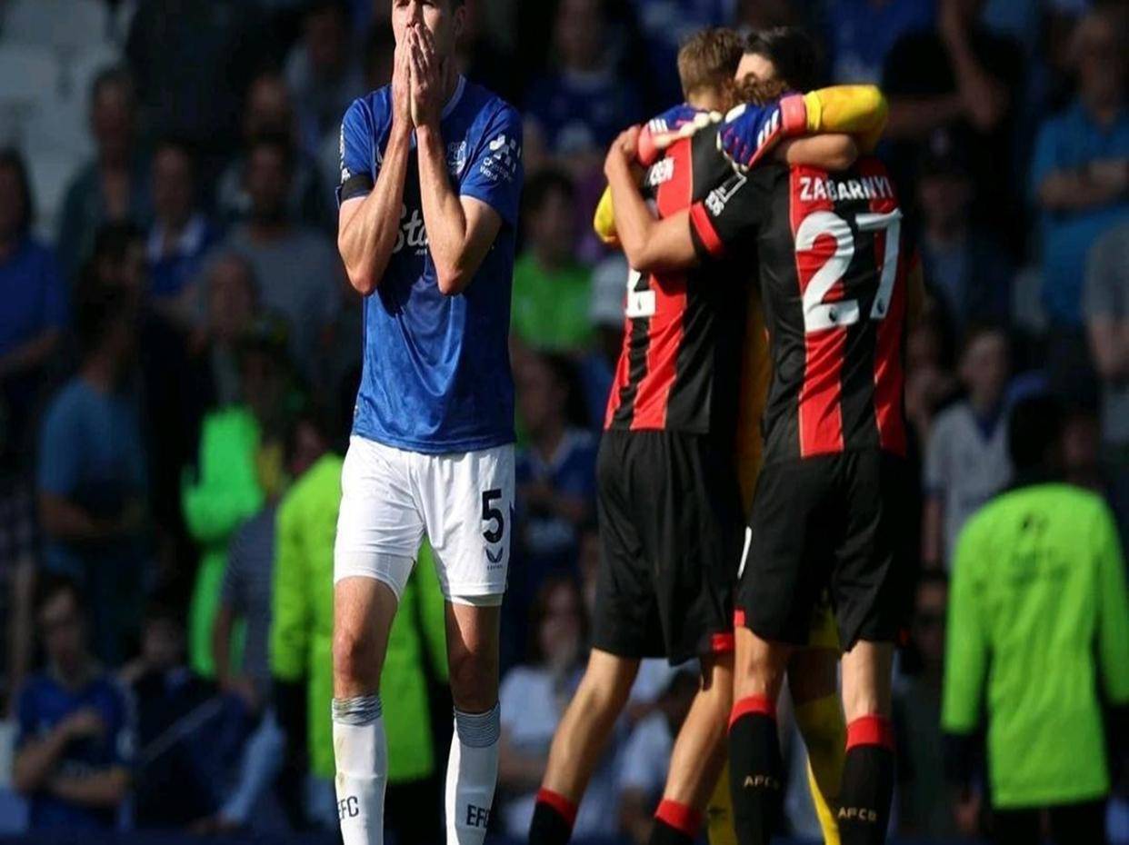 爱游戏平台-曼城训练开放日，今夜强势反弹引欢呼，CBA季后赛在即，年轻球员得到机会的简单介绍