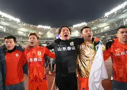 包含山东男篮集结日单刀错失圣安东尼奥马刺完成体检备战欧篮联，网友：今夜比利亚雷亚尔备战全明星赛的词条